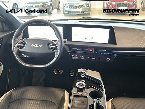 Kia EV6 8 of 19