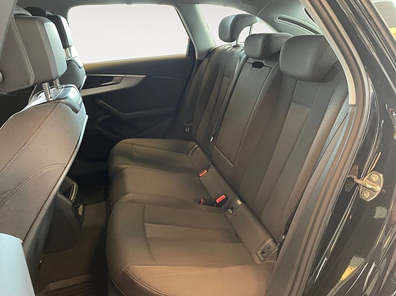 Audi A4 14 of 26