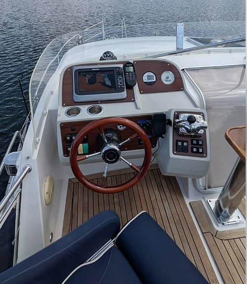 Nimbus 340 Commander 4 of 5