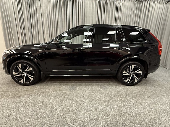 Volvo XC90 2 of 22