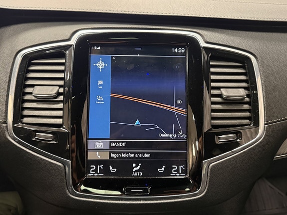 Volvo XC90 18 of 22