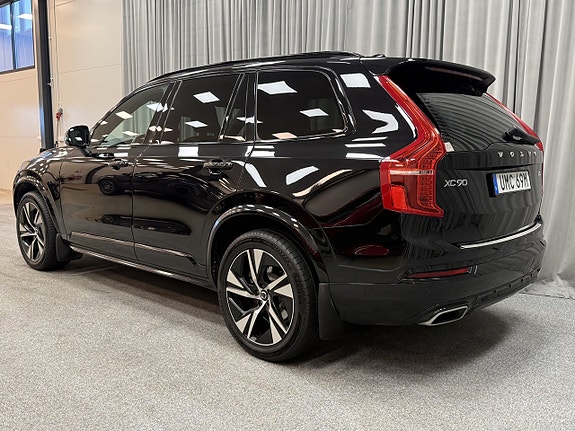 Volvo XC90 3 of 22