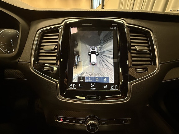 Volvo XC90 14 of 22