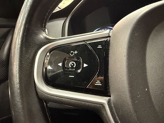 Volvo XC90 17 of 22