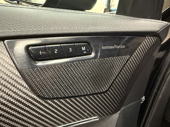 Volvo XC90 11 of 22