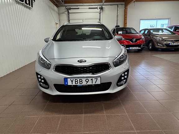 Kia Ceed 2 of 5