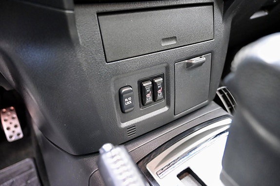 Mitsubishi Pajero 23 of 27