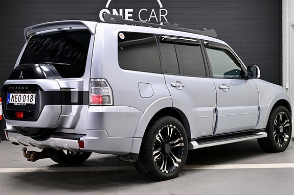 Mitsubishi Pajero 6 of 27