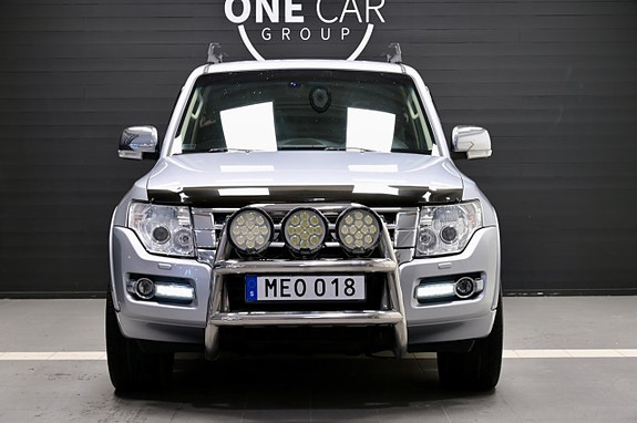 Mitsubishi Pajero 4 of 5