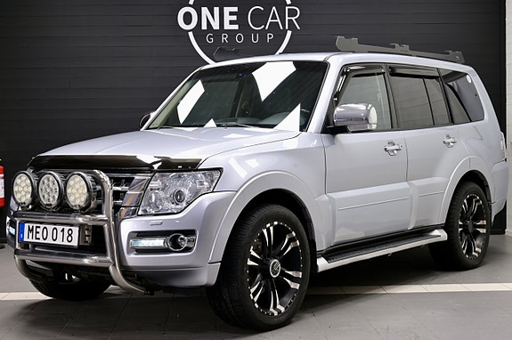 Mitsubishi Pajero 2 of 5