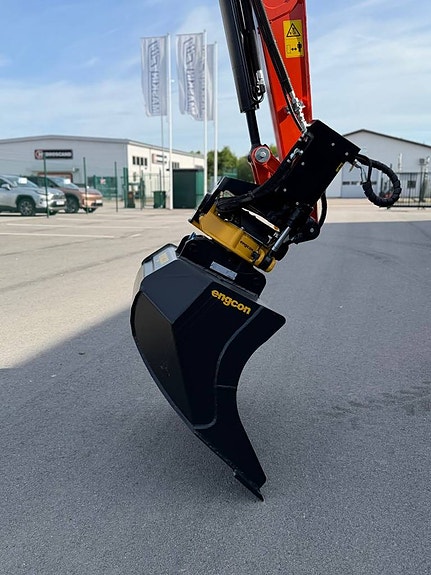 Kubota U27-4 7 of 8