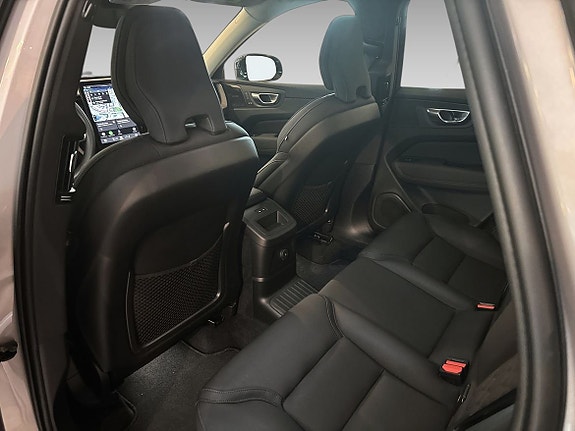 Volvo XC60 11 of 18