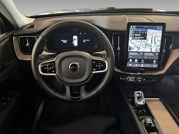 Volvo XC60 12 of 18