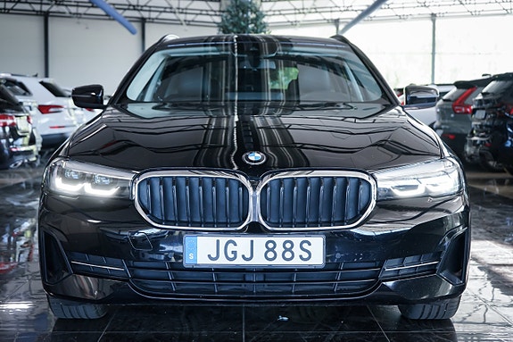 BMW 520d 3 of 5