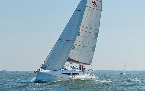 Ny Hanse 315 – Modern segelbåt | Dubbla rattar