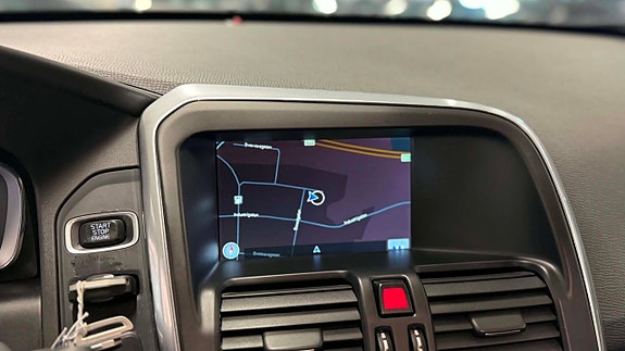 Volvo XC60 14 of 23