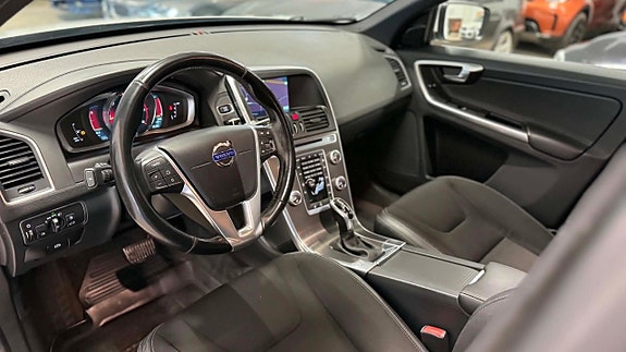 Volvo XC60 11 of 23