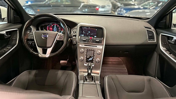 Volvo XC60 16 of 23
