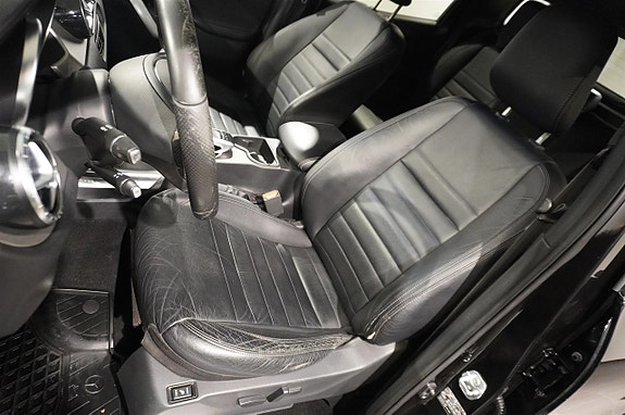 Mercedes-Benz X250 d 4 of 5
