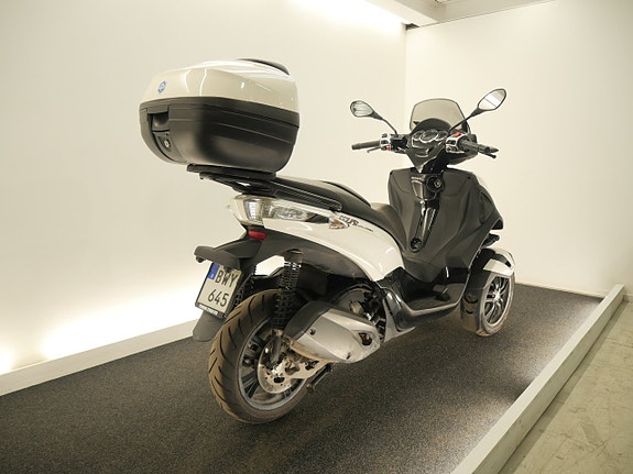 Piaggio MP3 300 0.3 CVT 3 of 7