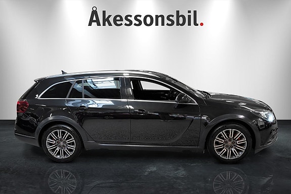 Opel Insignia Country Tourer 2 of 5