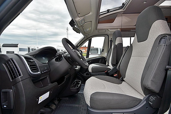 Knaus 550 MF VAN TI Vansation Dubbelbädd 5 of 24