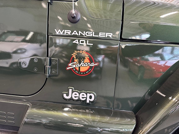 Jeep Wrangler 14 of 30