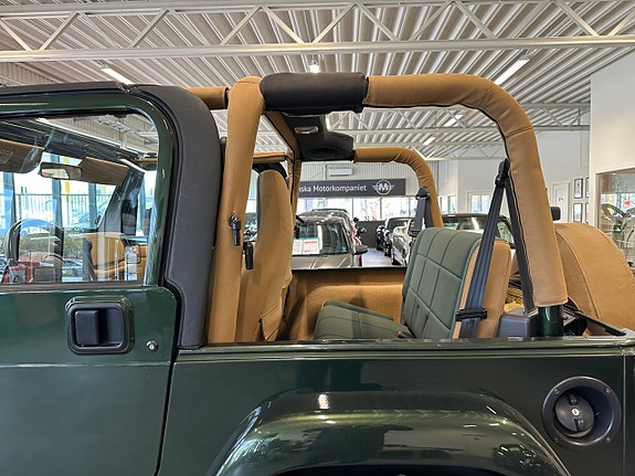 Jeep Wrangler 26 of 30