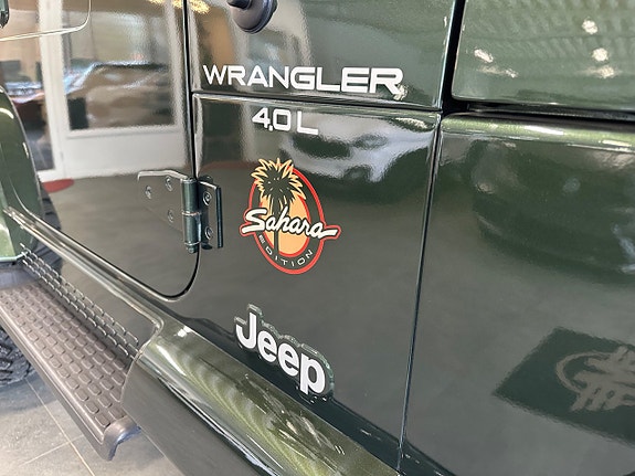 Jeep Wrangler 15 of 30