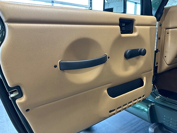 Jeep Wrangler 10 of 30