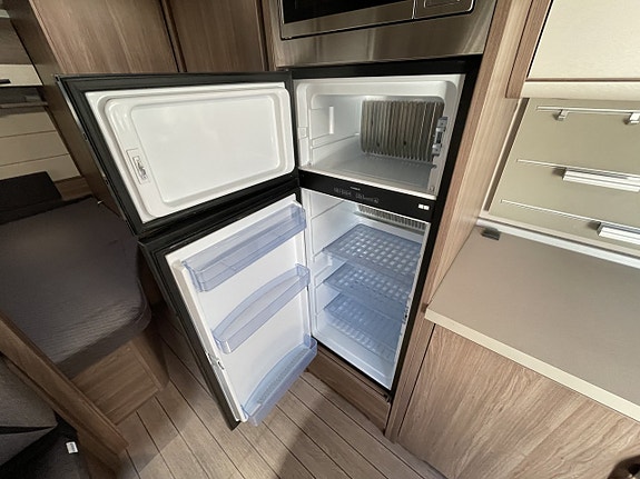 Knaus 650 UDF (Ac, Mover, Boxmarkis,Tält) 7 of 8