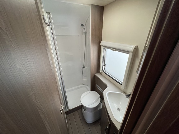 Knaus 650 UDF (Ac, Mover, Boxmarkis,Tält) 5 of 8