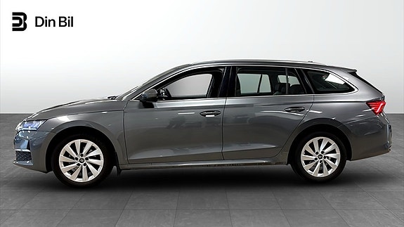 Skoda Octavia 2 of 5