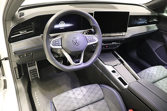 Volkswagen Passat 9 of 12