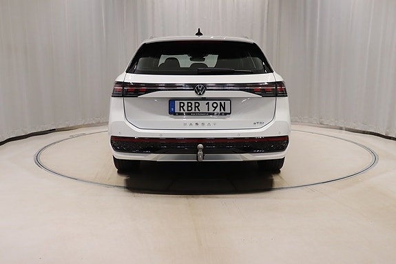 Volkswagen Passat 5 of 5