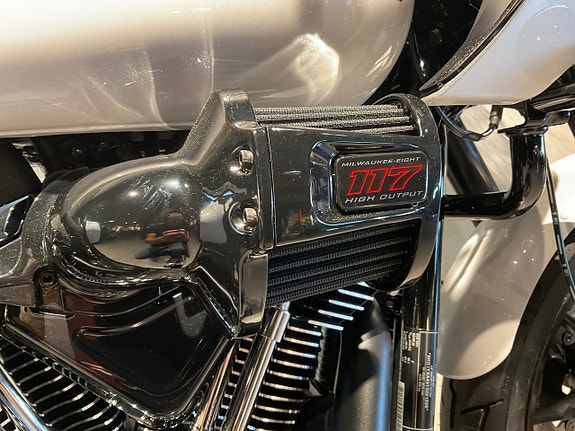 Harley-Davidson Lowrider ST FXLRSt 3 of 7