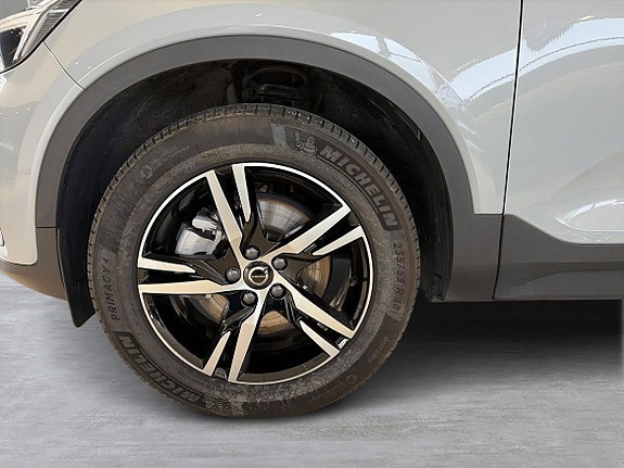 Volvo XC40 8 of 20