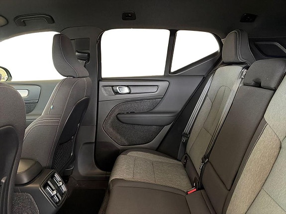 Volvo XC40 12 of 20