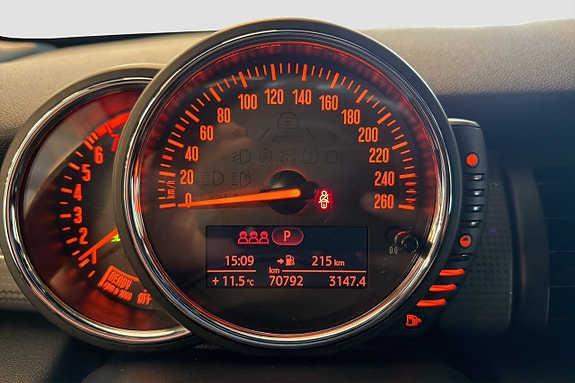 MINI Cooper 14 of 16
