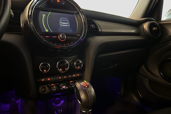 MINI Cooper 16 of 16