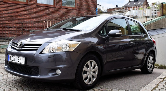 Toyota Auris 3 of 7