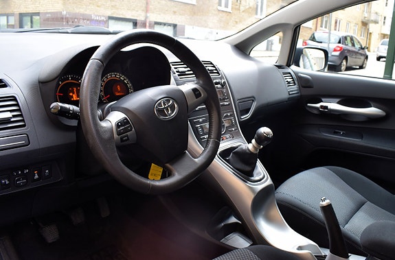 Toyota Auris 7 of 7