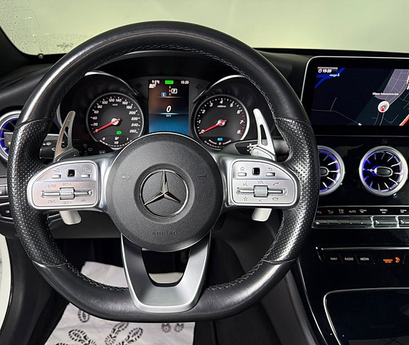 Mercedes-Benz C300 13 of 21
