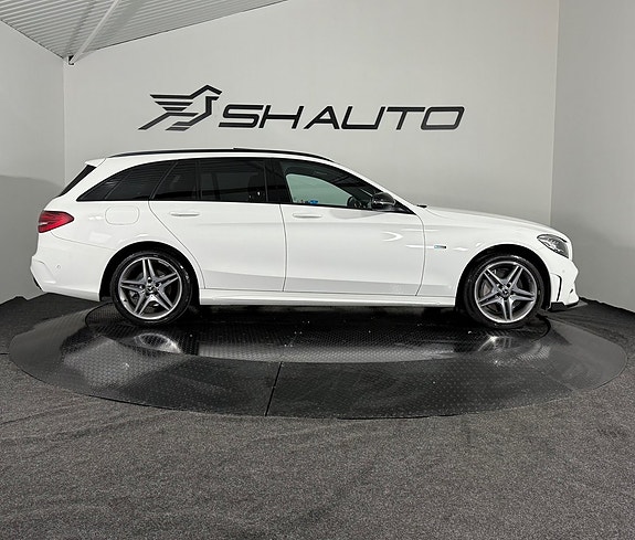 Mercedes-Benz C300 5 of 5