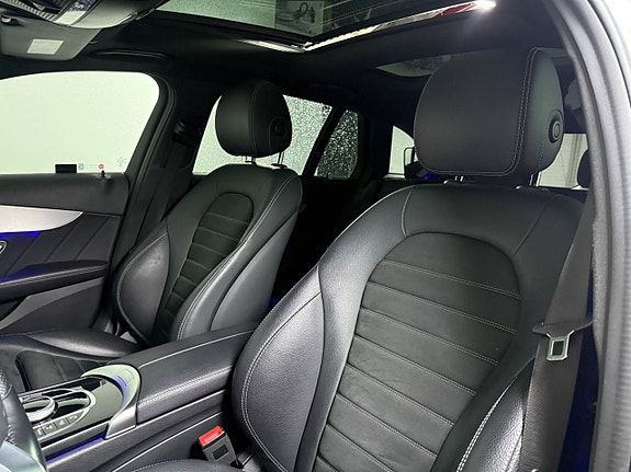 Mercedes-Benz C300 11 of 21