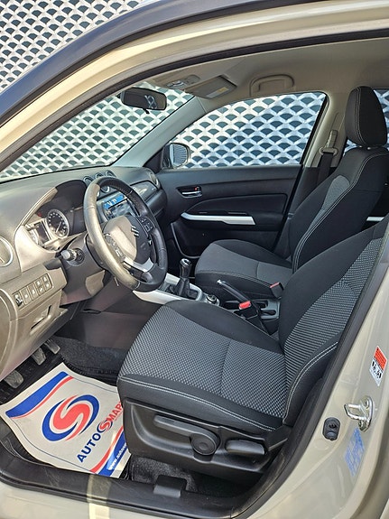 Suzuki Vitara 7 of 15