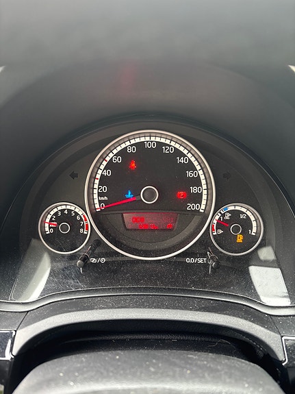 Volkswagen UP! 3 of 3