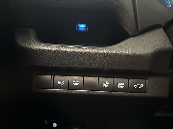 Toyota RAV4 Plug-in Hybrid 13 of 14
