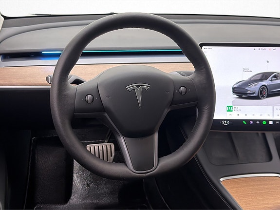 Tesla Model 3 11 of 30