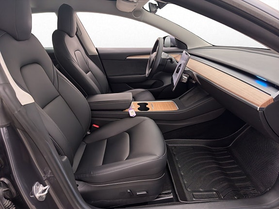 Tesla Model 3 27 of 30